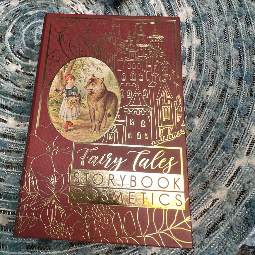 NEW! Little Red Riding Hood Cosmetic Storybook Eye Shadow